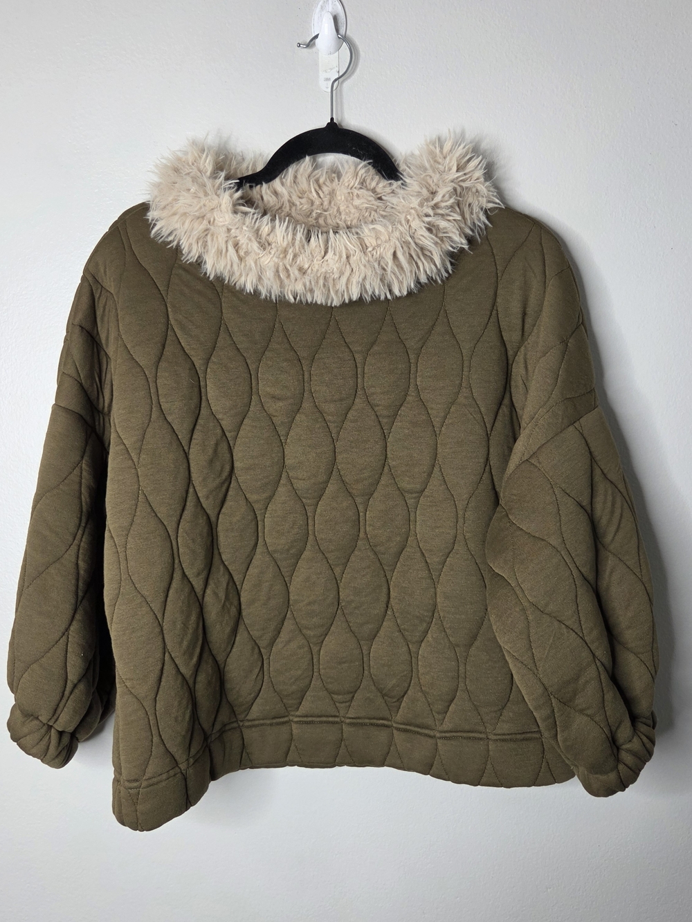 Ivy Jane Green Quilted Furry Neck Puff Sleeve Sweater